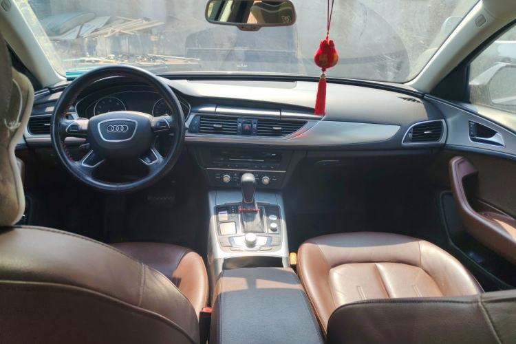 Used Audi A6L 2018 30th Anniversary Edition TFSI Trendy Model Center Console