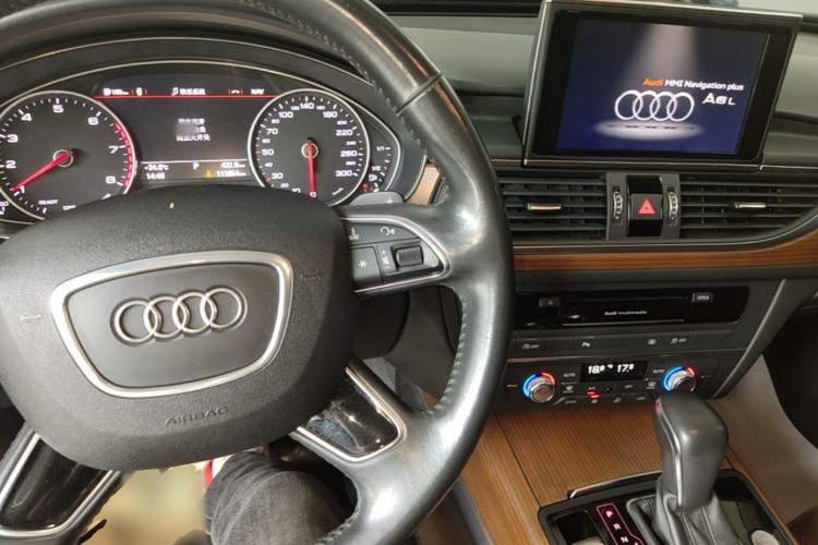 Used Audi A6L 2018 30th Anniversary Edition 30 FSI Style Model Center Console