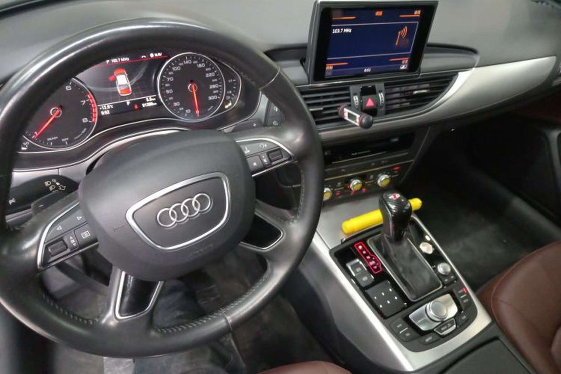 Used Audi A6L 2018 30th Anniversary Edition 35 TFSI Fashion Model Center Console