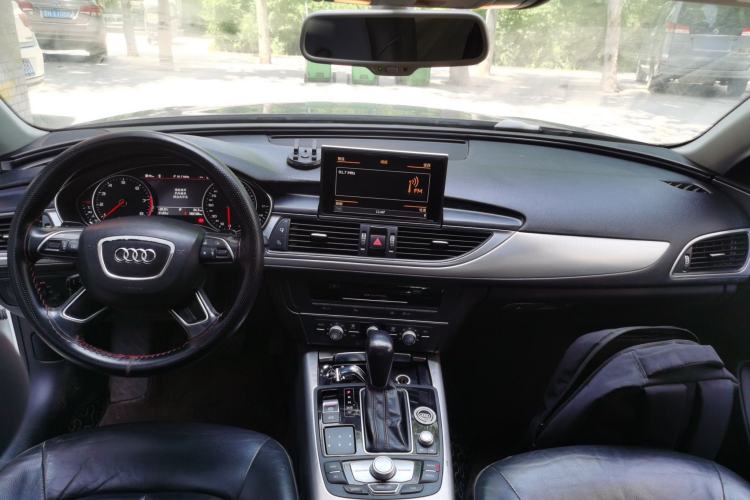 Used Audi A6L 2018 30th Anniversary Edition 35 TFSI Fashion Model Center Console