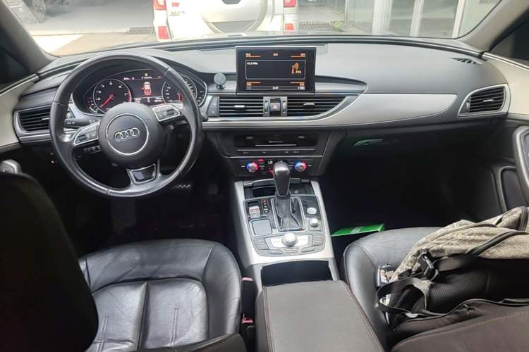 Used Audi A6L 2018 30th Anniversary Edition 35 TFSI Sport Edition Center Console