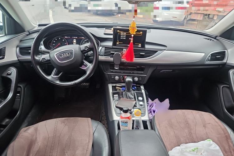 Used Audi A6L 2018 30th Anniversary Edition 35 TFSI Fashion Model Center Console