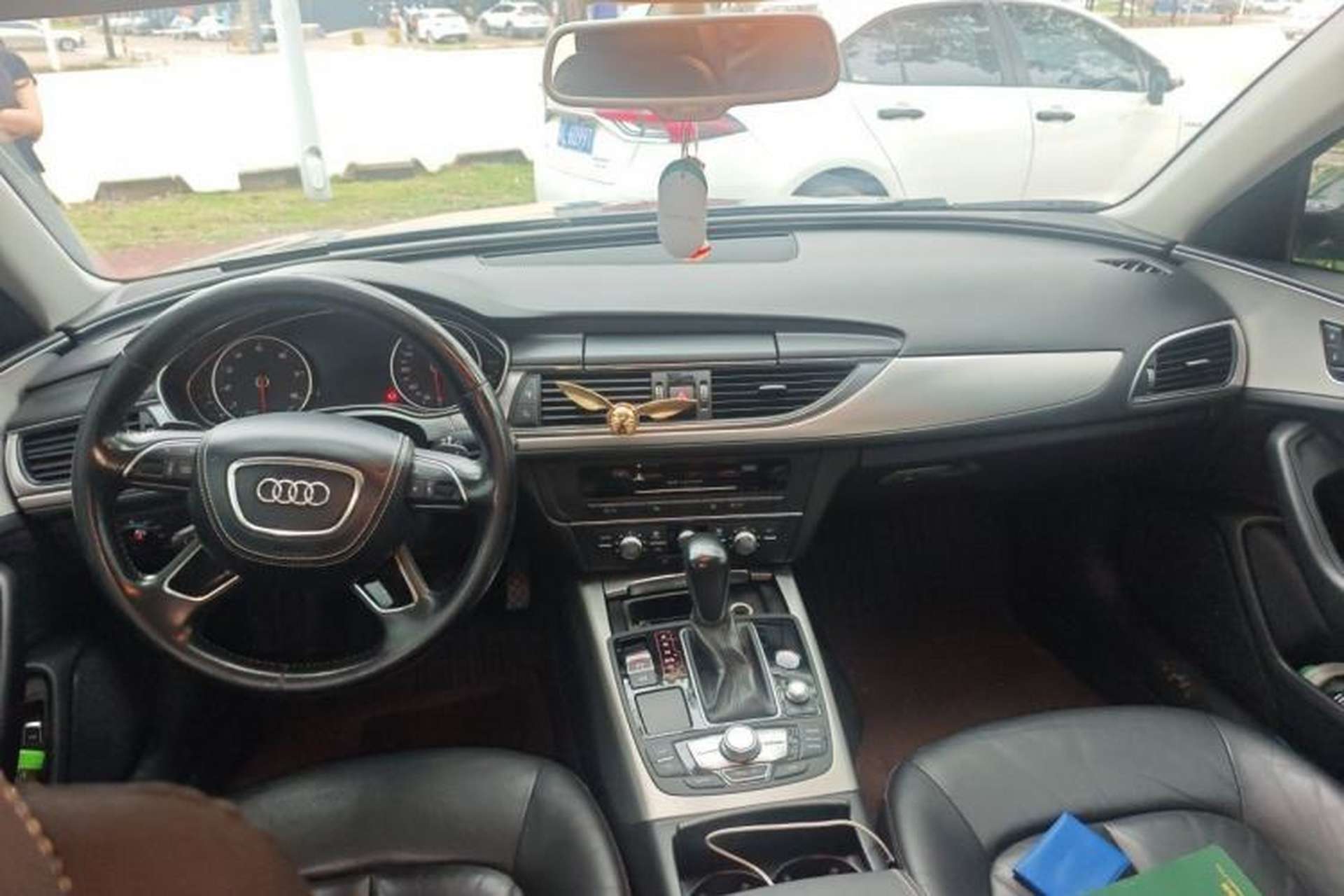 Used Audi A6L 2018 30th Anniversary Edition 35 TFSI Fashion Model Center Console
