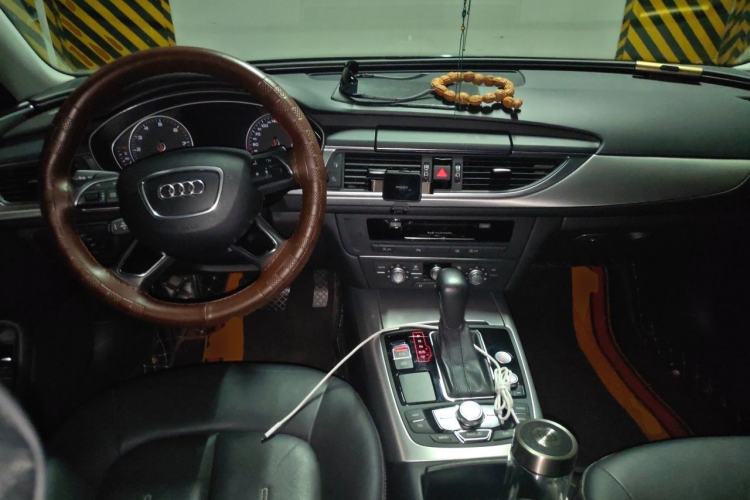 Used Audi A6L 2018 30th Anniversary Edition 35 TFSI Fashion Model Center Console