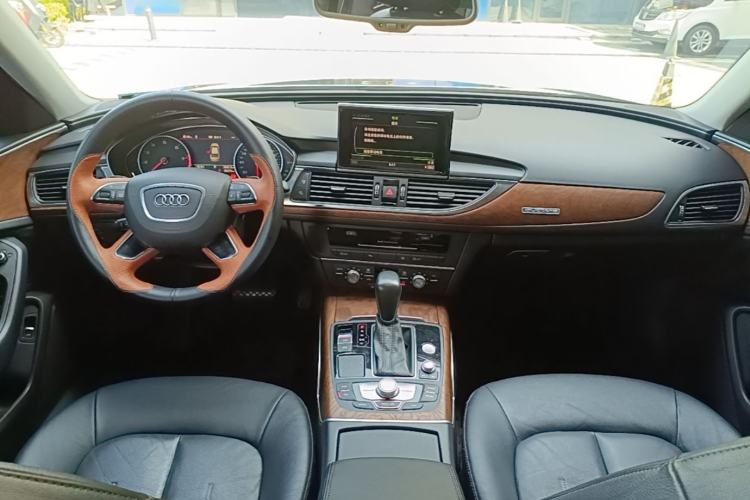 Used Audi A6L 2018 30th Anniversary Edition 35 TFSI Fashion Model Center Console