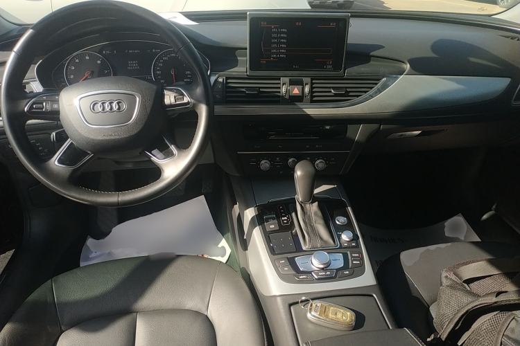 Used Audi A6L 2018 30th Anniversary Edition 35 TFSI Fashion Model Center Console
