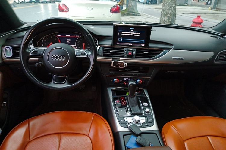 Used Audi A6L 2018 30th Anniversary Edition 45 TFSI quattro Sport model Center Console