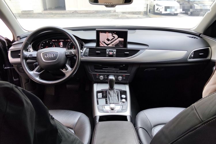 Used Audi A6L 2018 30th Anniversary Edition 35 TFSI Fashion Model Center Console