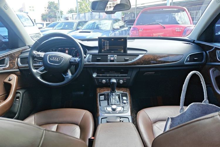 Used Audi A6L 2018 30th Anniversary Edition 35 TFSI Fashion Model Center Console