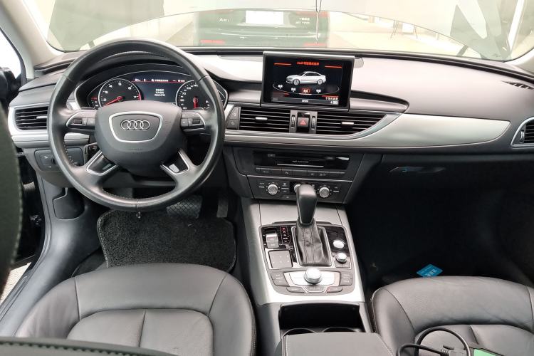 Used Audi A6L 2018 30th Anniversary Edition 35 TFSI Fashion Model Center Console