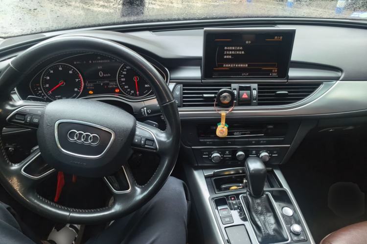 Used Audi A6L 2018 30th Anniversary Edition TFSI Trendy Model Center Console