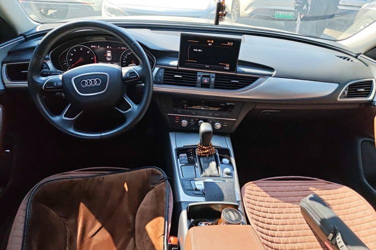 Used Audi A6L 2018 30th Anniversary Edition 35 TFSI Fashion Model Center Console