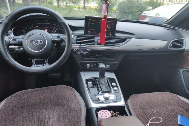 Used Audi A6L 2018 30th Anniversary Edition 45 TFSI quattro Sport model Center Console