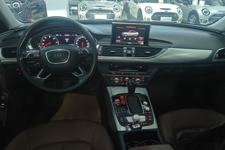 Used Audi A6L 2018 30th Anniversary Edition 35 TFSI Fashion Model Center Console