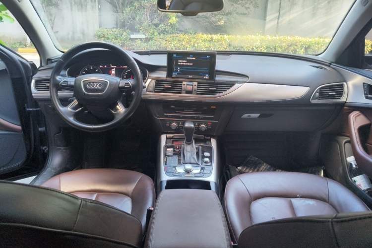 Used Audi A6L 2018 30th Anniversary Edition 35 TFSI Fashion Model Center Console