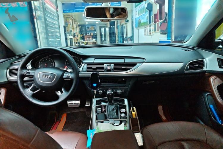 Used Audi A6L 2018 30th Anniversary Edition 35 TFSI Fashion Model Center Console