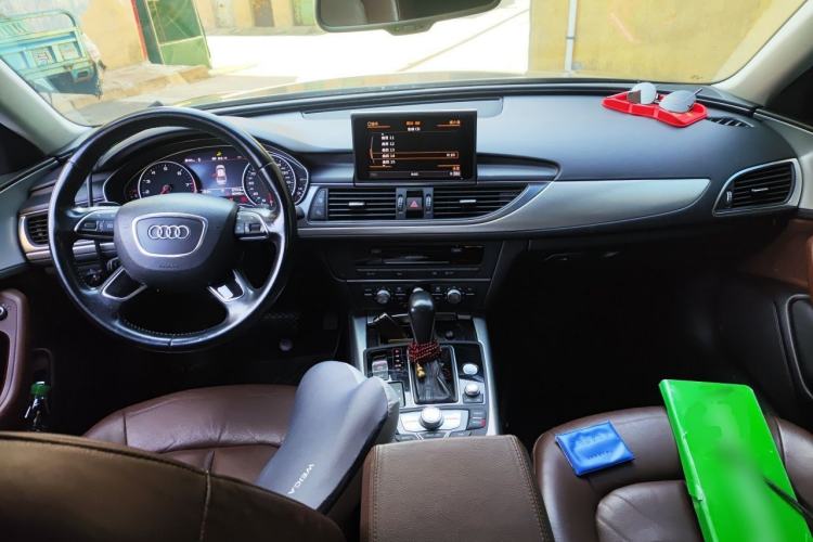 Used Audi A6L 2018 30th Anniversary Edition 35 TFSI Fashion Model Center Console