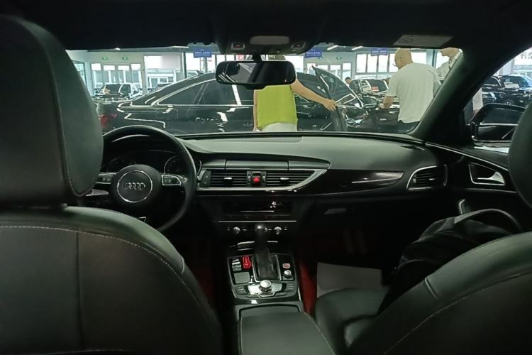 Used Audi A6L 2018 30th Anniversary Edition 45 TFSI quattro Sport model Center Console