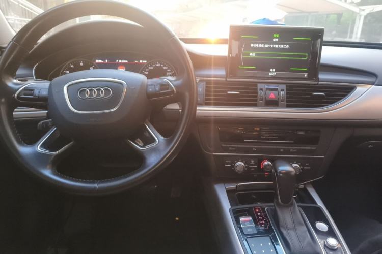 Used Audi A6L 2018 30th Anniversary Edition 35 TFSI Fashion Model Center Console