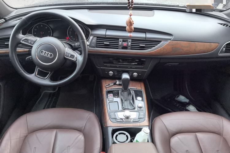 Used Audi A6L 2018 30th Anniversary Edition 45 TFSI quattro Sport model Center Console