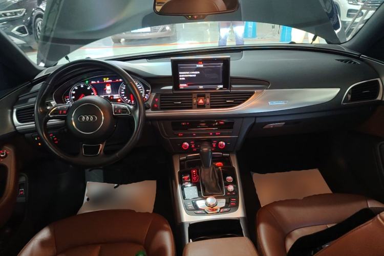 Used Audi A6L 2018 30th Anniversary Edition 45 TFSI quattro Sport model Center Console