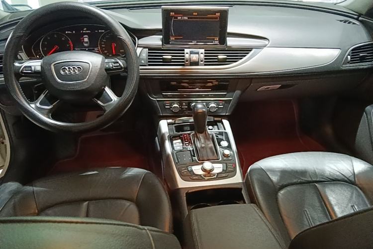 Used Audi A6L 2018 30th Anniversary Edition TFSI Trendy Model Center Console