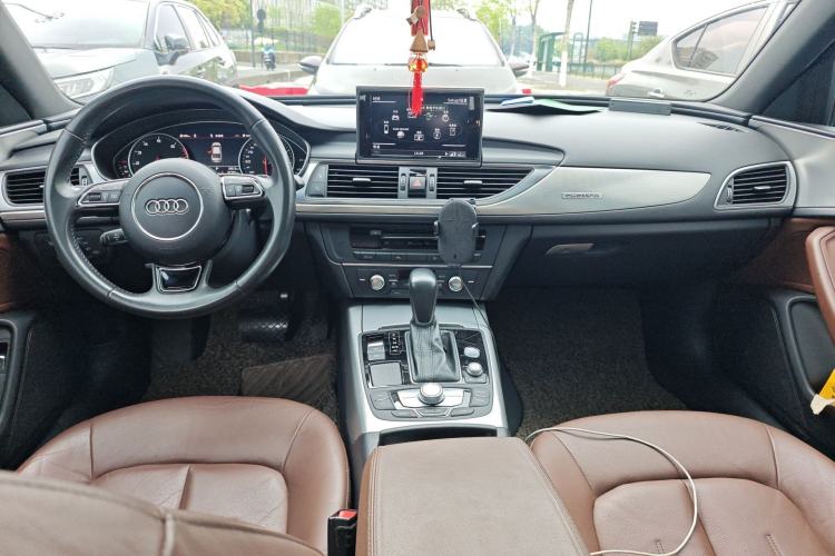 Used Audi A6L 2018 30th Anniversary Edition 45 TFSI quattro Sport model Center Console