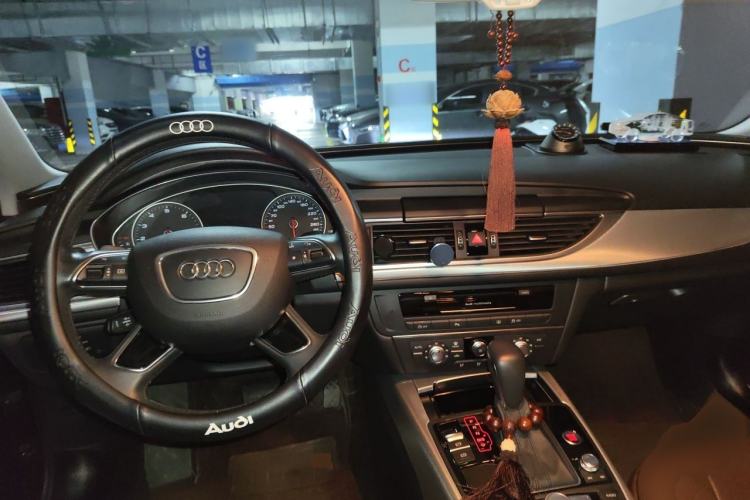 Used Audi A6L 2018 30th Anniversary Edition TFSI Trendy Model Center Console