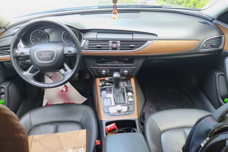 Used Audi A6L 2018 30th Anniversary Edition 30 FSI Style Model Center Console