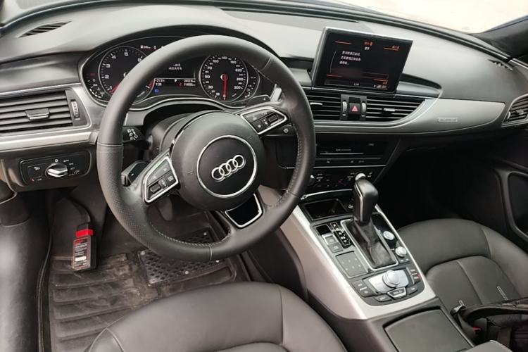 Used Audi A6L 2018 30th Anniversary Edition 45 TFSI quattro Sport model Center Console