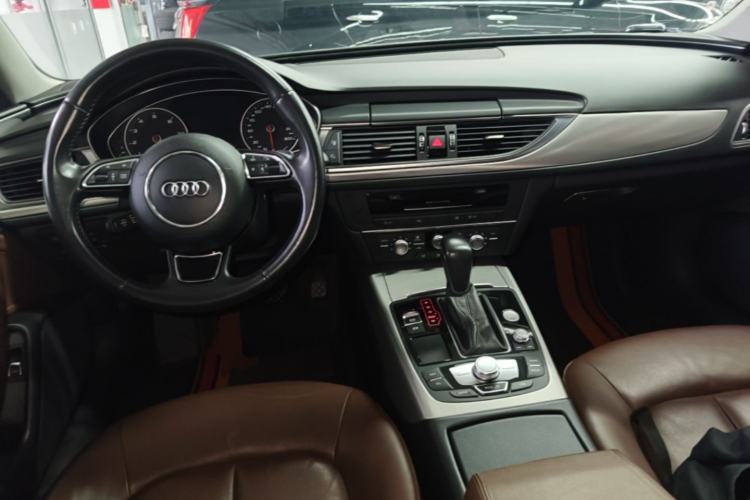 Used Audi A6L 2018 30th Anniversary Edition 35 TFSI Fashion Model Center Console