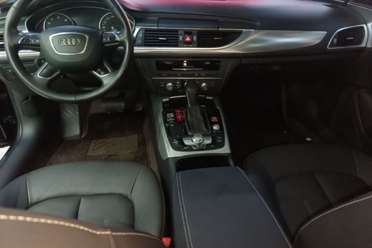 Used Audi A6L 2018 30th Anniversary Edition 35 TFSI Fashion Model Center Console