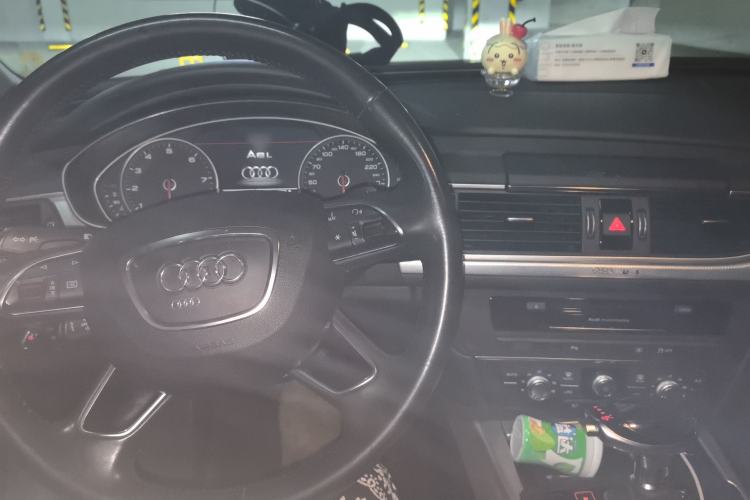 Used Audi A6L 2018 30th Anniversary Edition 35 TFSI Fashion Model Center Console