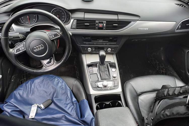Used Audi A6L 2018 30th Anniversary Edition 45 TFSI quattro Sport model Center Console
