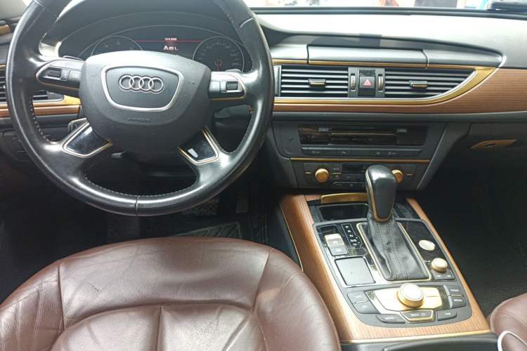 Used Audi A6L 2018 30th Anniversary Edition 30 FSI Style Model Center Console