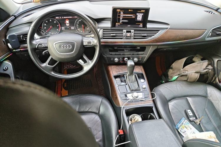 Used Audi A6L 2018 30th Anniversary Edition 35 TFSI Fashion Model Center Console