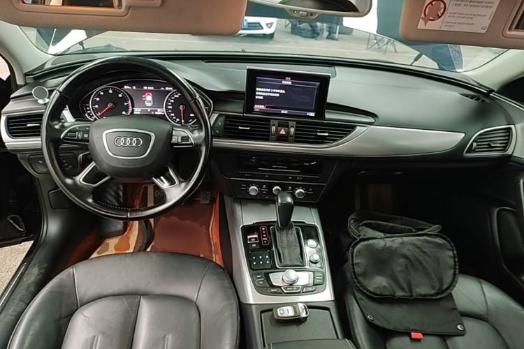 Used Audi A6L 2018 30th Anniversary Edition 35 TFSI Fashion Model Center Console