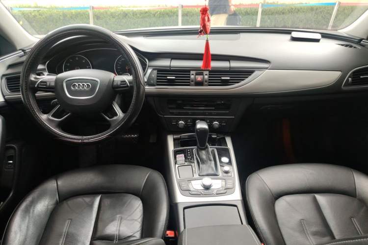 Used Audi A6L 2018 30th Anniversary Edition TFSI Trendy Model Center Console