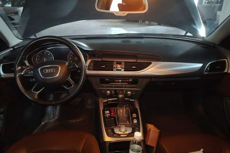 Used Audi A6L 2018 30th Anniversary Edition TFSI Trendy Model Center Console