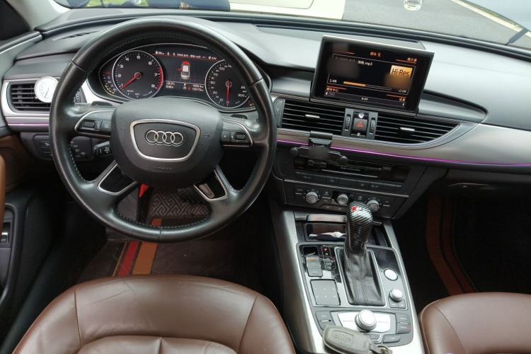Used Audi A6L 2018 30th Anniversary Edition TFSI Trendy Model Center Console