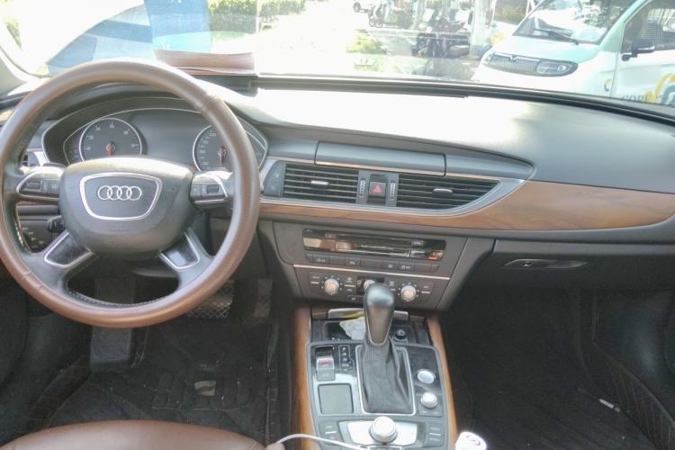 Used Audi A6L 2018 30th Anniversary Edition TFSI Trendy Model Center Console