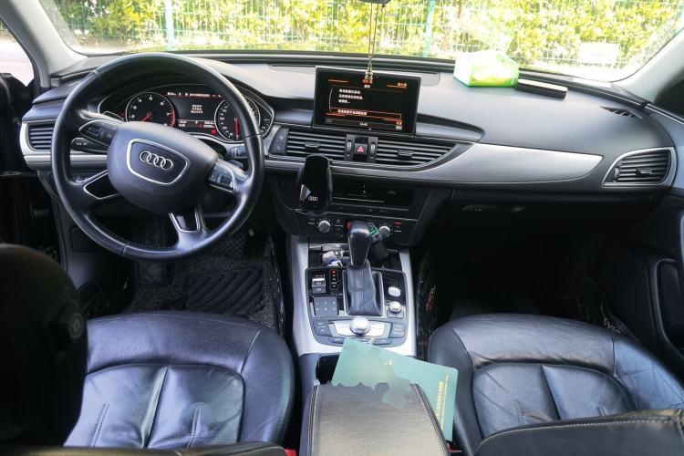 Used Audi A6L 2018 30th Anniversary Edition 35 TFSI Fashion Model Center Console