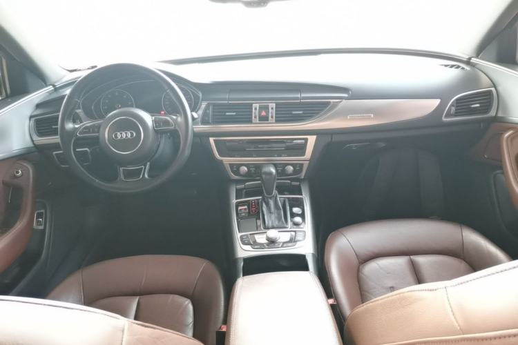 Used Audi A6L 2018 30th Anniversary Edition 45 TFSI quattro Sport model Center Console