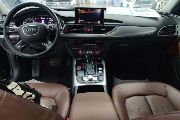 Used Audi A6L 2018 30th Anniversary Edition TFSI Trendy Model Center Console