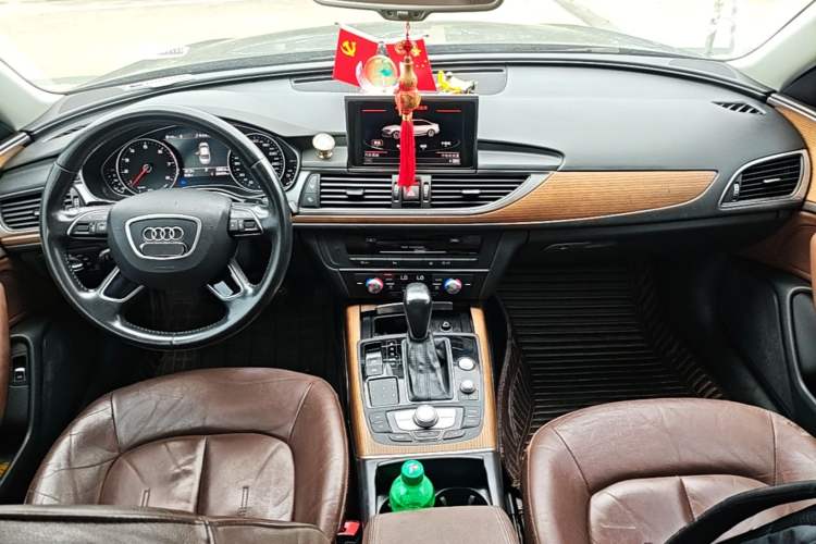 Used Audi A6L 2018 30th Anniversary Edition 30 FSI Style Model Center Console