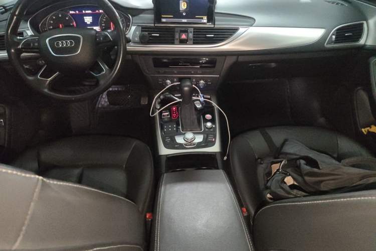 Used Audi A6L 2018 30th Anniversary Edition 35 TFSI Fashion Model Center Console