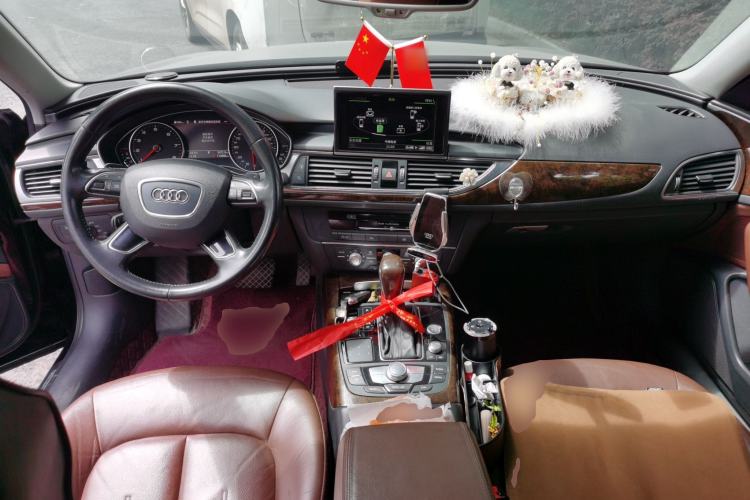 Used Audi A6L 2018 30th Anniversary Edition 35 TFSI Fashion Model Center Console