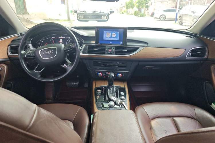 Used Audi A6L 2018 30th Anniversary Edition 30 FSI Style Model Center Console