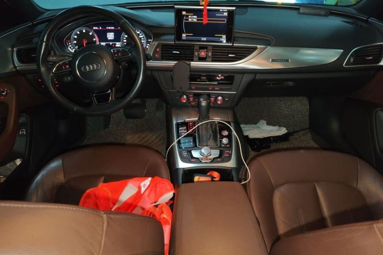 Used Audi A6L 2018 30th Anniversary Edition 45 TFSI quattro Sport model Center Console
