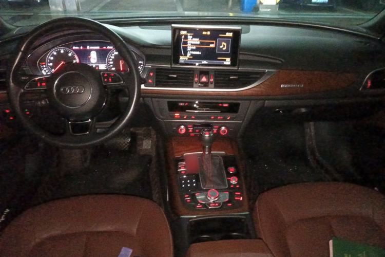 Used Audi A6L 2018 30th Anniversary Edition 45 TFSI quattro Sport model Center Console